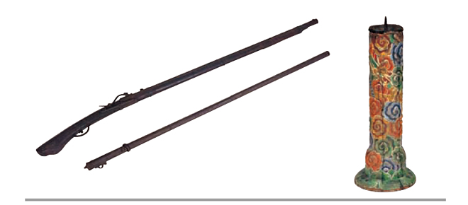 우록리 도로확장 공사 중에 발굴된 조총(鳥銃)과 당채목각촛대(唐彩木刻燭臺)